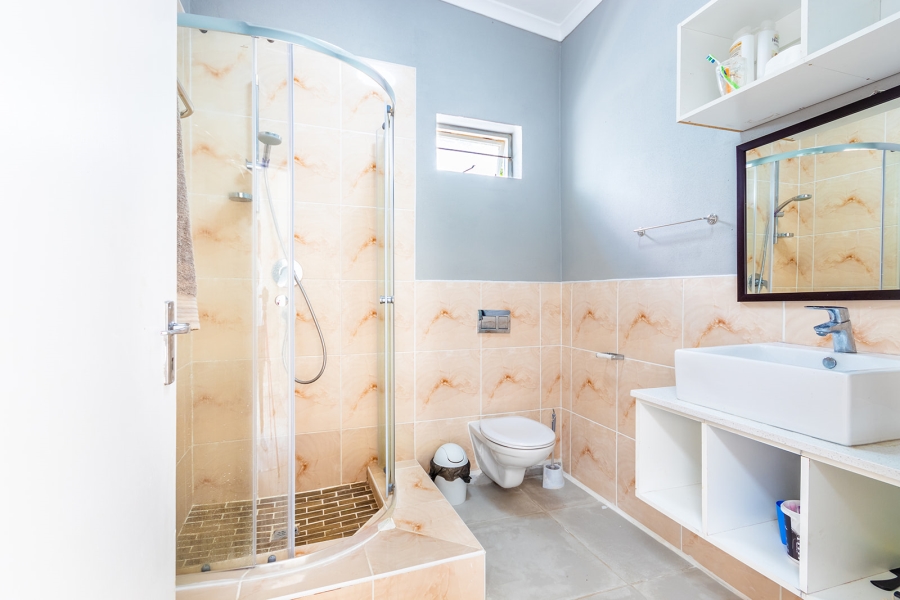 To Let 8 Bedroom Property for Rent in Observatory Western Cape